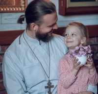 Иерей Сергий Усков: «Когда папа рядом, играет и обнимает – это и есть любовь»