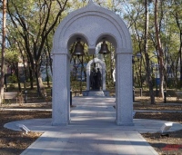 Хабаровчане помолятся о семье возле памятника святым Петру и Февронии