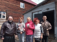 Прихожане Успенского храма поздравили с Пасхой бездомных в хабаровском приюте