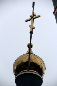 Правящий архиерей совершил чин освящения креста, установленного на купол Покровского храма