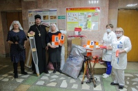Социальный отдел Хабаровской епархии передал в военный госпиталь наборы средств для реабилитации военнослужащих