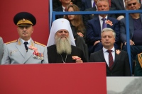 Митрополит Артемий принял участие в первом параде в честь Победы над Японией