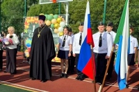 Настоятель Покровского храма поздравил школьников с Днём знаний