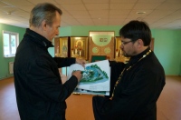 Правящий архиерей посетил строящийся храмовый комплекс в поселке Березовка