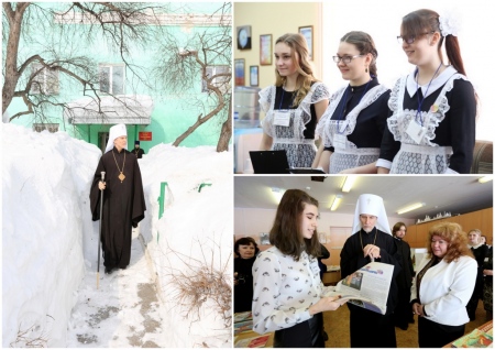 Митрополит Игнатий посетил учебные заведения Комсомольска-на-Амуре и помолился с жителями города Юности