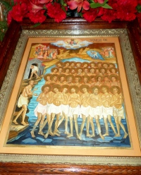 Икона хабаровского художника украсила храм в Сосновке