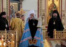 Всенощное бдение с участием трех архиереев прошло в кафедральном соборе Хабаровска. 17 июля 2021 г.
