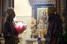 Хабаровск, 27 марта 2011 г. Божественная литургия в Спасо-Преображенском соборе  в Крестопоклонную неделю  